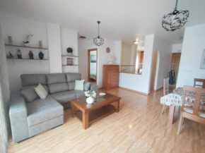 LA8 2 bedroom top floor sunny apartment close to beach